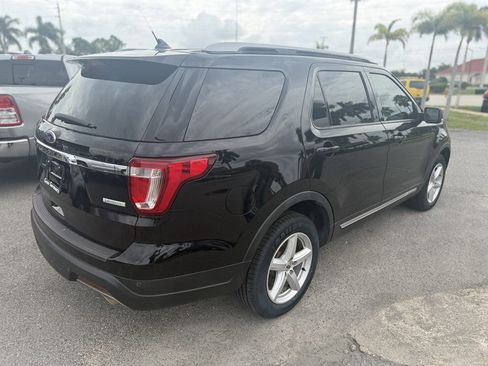 Used 2019 Ford Explorer XLT w/ Equipment Group 201A FWD image 6
