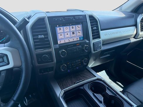 Used 2019 Ford F250 Lariat w/ Lariat Ultimate Package AWD/4WD image 27