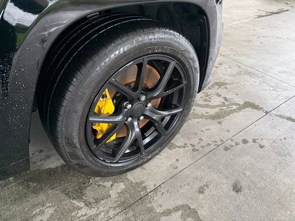 Used 2018 Jeep Grand Cherokee Trackhawk AWD/4WD image 27