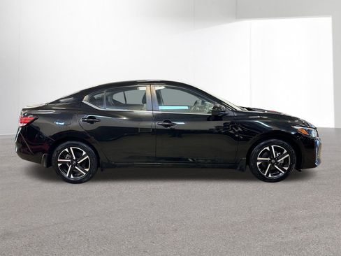 Used 2024 Nissan Sentra SV FWD image 33