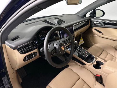 Used 2026 Porsche Macan AWD/4WD image 4