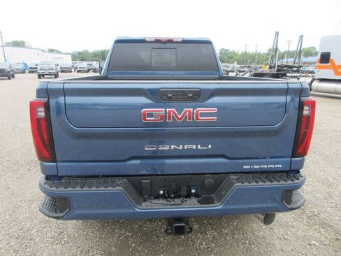 New 2026 GMC Sierra 2500 Denali w/ Denali Reserve Package AWD/4WD image 6