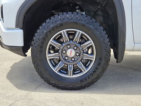 Used 2025 GMC Sierra 1500 AT4 AWD/4WD image 13