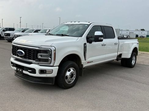 Used 2024 Ford F350 Platinum w/ FX4 Off-Road Package AWD/4WD image 22