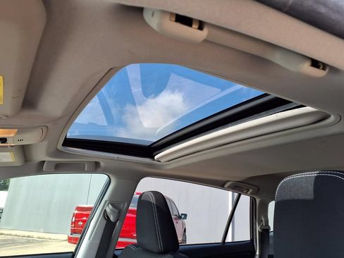 Used 2017 Toyota RAV4 XLE FWD image 10