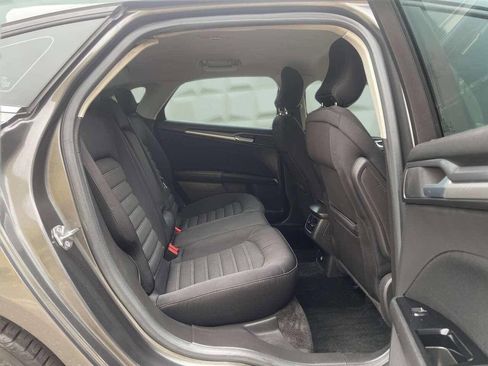 Used 2015 Ford Fusion SE image 17