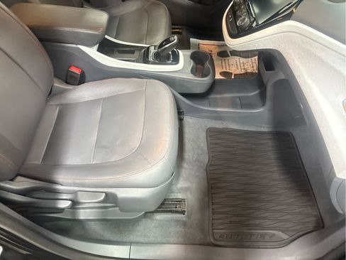 Used 2020 Chevrolet Bolt Premier w/ Infotainment Package image 38