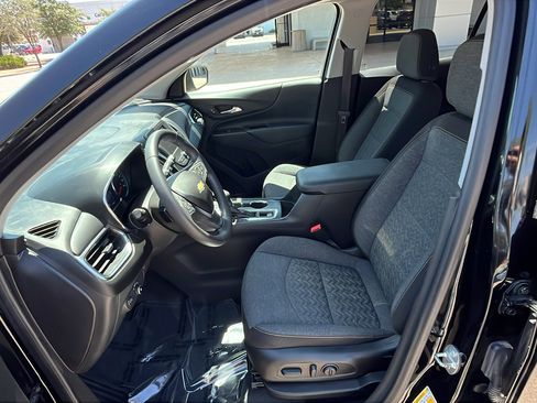 Used 2022 Chevrolet Equinox LT FWD image 10