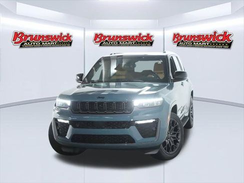 Certified 2026 Jeep Grand Cherokee Summit w/ Obsidian Package AWD/4WD image 3