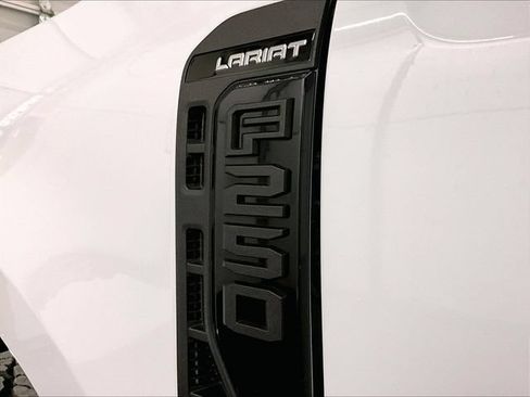 Used 2024 Ford F250 Lariat w/ Lariat Ultimate Package AWD/4WD image 13