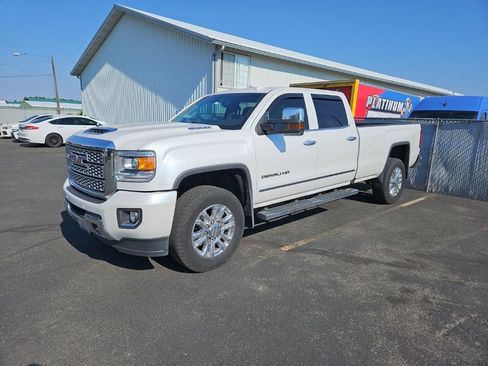 Used 2019 GMC Sierra 3500 Denali w/ Duramax Plus Package AWD/4WD image 2