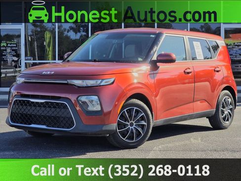 Used 2022 Kia Soul LX image 1