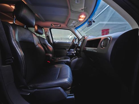 Used 2017 Jeep Patriot Sport FWD image 33