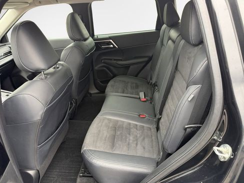 Used 2022 Mitsubishi Outlander SE image 24