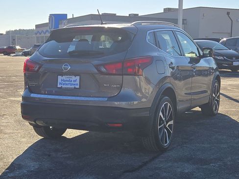 Used 2019 Nissan Rogue Sport SL w/ Premium Package image 5