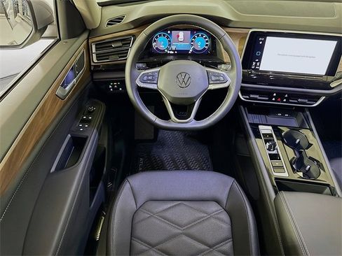 New 2025 Volkswagen Atlas SE image 15