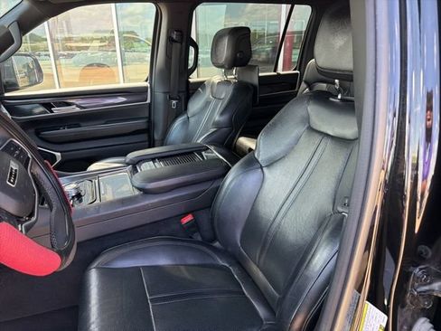 Used 2023 Jeep Wagoneer 4WD w/ Rear Seat Video Group 1 image 10