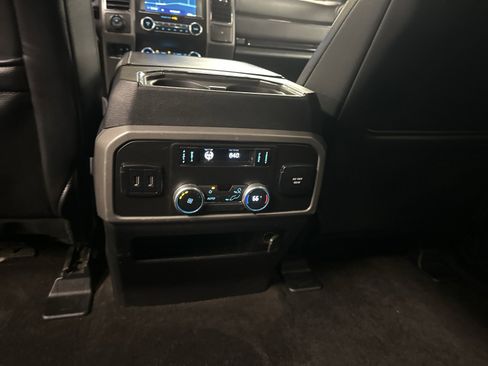 Used 2020 Ford Expedition XLT w/ Equipment Group 202A image 15