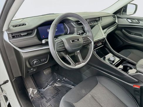 Used 2023 Jeep Grand Cherokee L Laredo w/ Luxury Tech Group I image 16