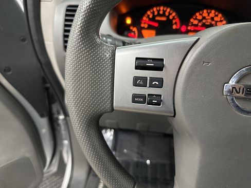 Used 2021 Nissan Frontier SV image 16