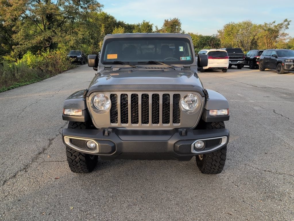 Used 2023 Jeep Gladiator Sport AWD/4WD image 2