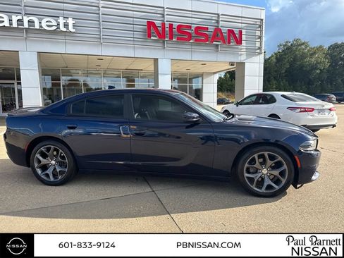 Used 2016 Dodge Charger SXT w/ Rallye Group RWD image 4