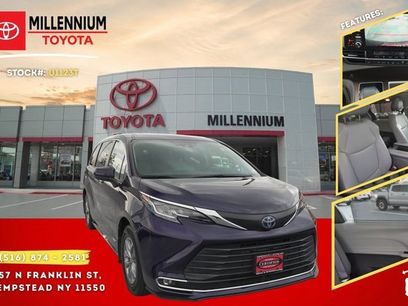 Used 2021 Toyota Sienna XLE