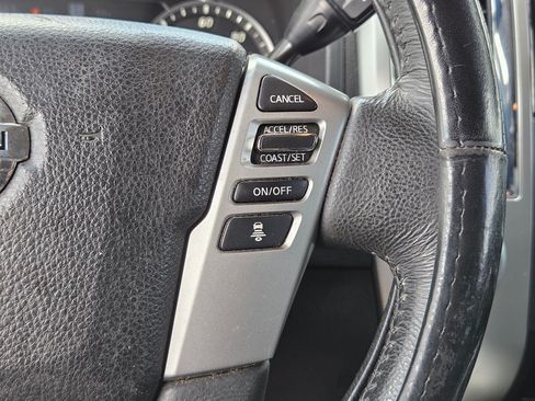 Used 2020 Nissan Titan SV w/ SV Convenience Package RWD image 18