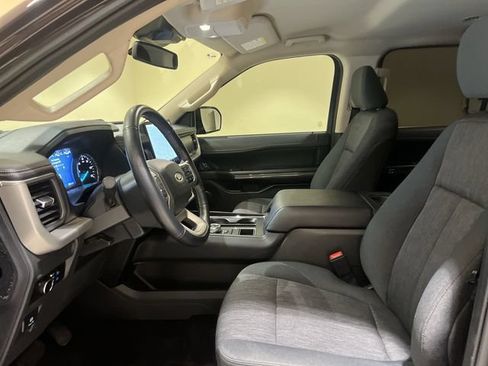 Used 2023 Ford Expedition XLT RWD image 18
