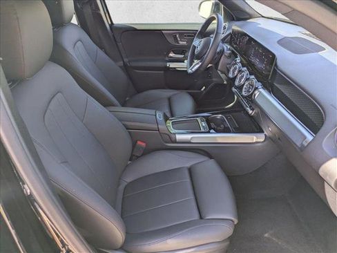 Certified 2025 Mercedes-Benz GLB 250 4MATIC image 21