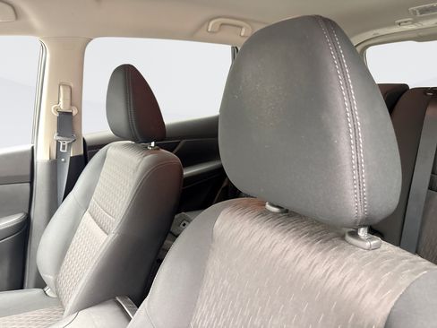 Used 2018 Nissan Rogue SV w/ Premium Package AWD/4WD image 9