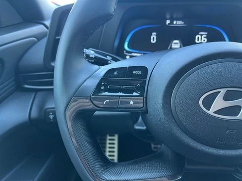 Used 2025 Hyundai Elantra Sport image 14