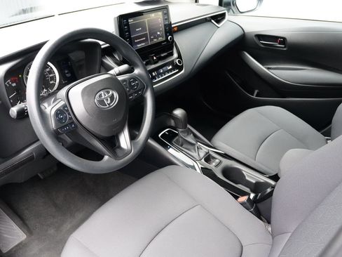 Used 2022 Toyota Corolla LE image 8