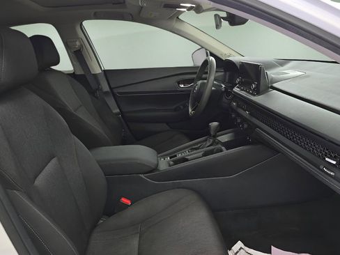 Used 2023 Honda Accord EX image 6