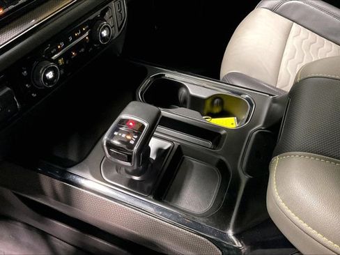 Used 2023 Chevrolet Silverado 1500 ZR2 image 17