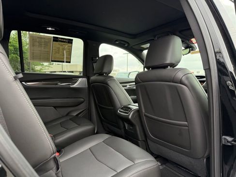 Used 2025 Cadillac XT6 Sport w/ Technology Package AWD/4WD image 28
