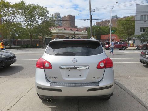 Used 2011 Nissan Rogue SV w/ SL Pkg AWD/4WD image 7