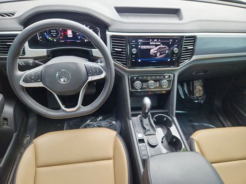 Certified 2023 Volkswagen Atlas Cross Sport SE AWD/4WD image 9