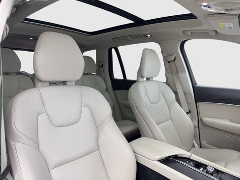 Used 2020 Volvo XC90 T5 Momentum w/ Protection Package Premier FWD image 41