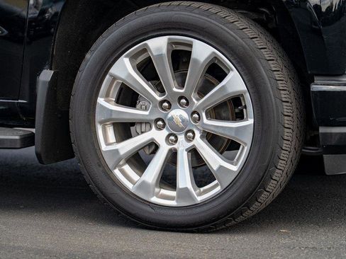 Used 2020 Chevrolet Silverado 1500 High Country w/ Technology Package AWD/4WD image 7