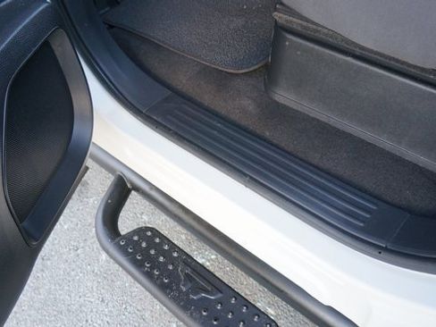 Used 2024 Nissan Titan SV w/ SV Convenience Package image 41