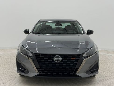 Used 2023 Nissan Altima 2.5 SR w/ SR Premium Package AWD/4WD image 6