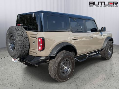 Certified 2025 Ford Bronco Outer Banks w/ Sasquatch Package AWD/4WD image 6