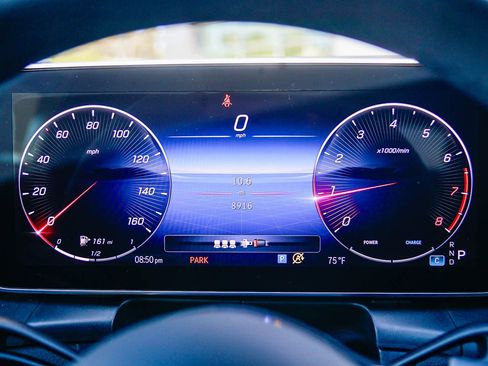 Used 2024 Mercedes-Benz GLC 300 image 24