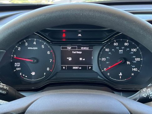 Used 2025 Chevrolet Trax LS FWD image 33