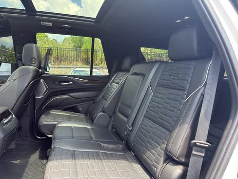 Used 2021 Cadillac Escalade Sport Platinum w/ LPO, ONYX Package AWD/4WD image 6