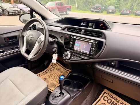 Used 2017 Toyota Prius C One FWD image 24