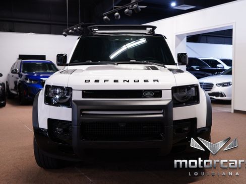 Used 2023 Land Rover Defender 90 X-Dynamic SE AWD/4WD image 2
