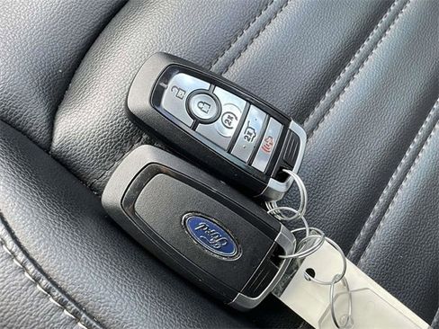 Used 2020 Ford Edge SEL w/ Convenience Package image 32