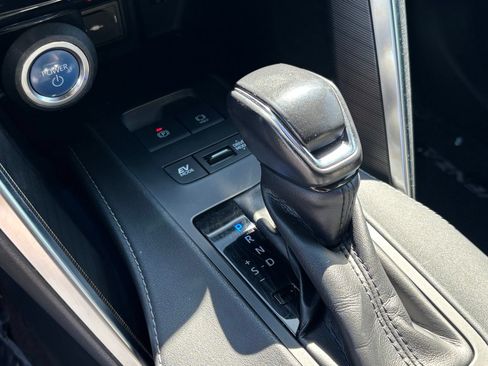 Used 2021 Toyota Venza Limited w/ Advanced Technology Package AWD/4WD image 19